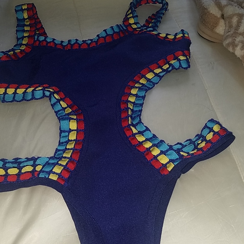 Bathing suit - Picture 3 of 5